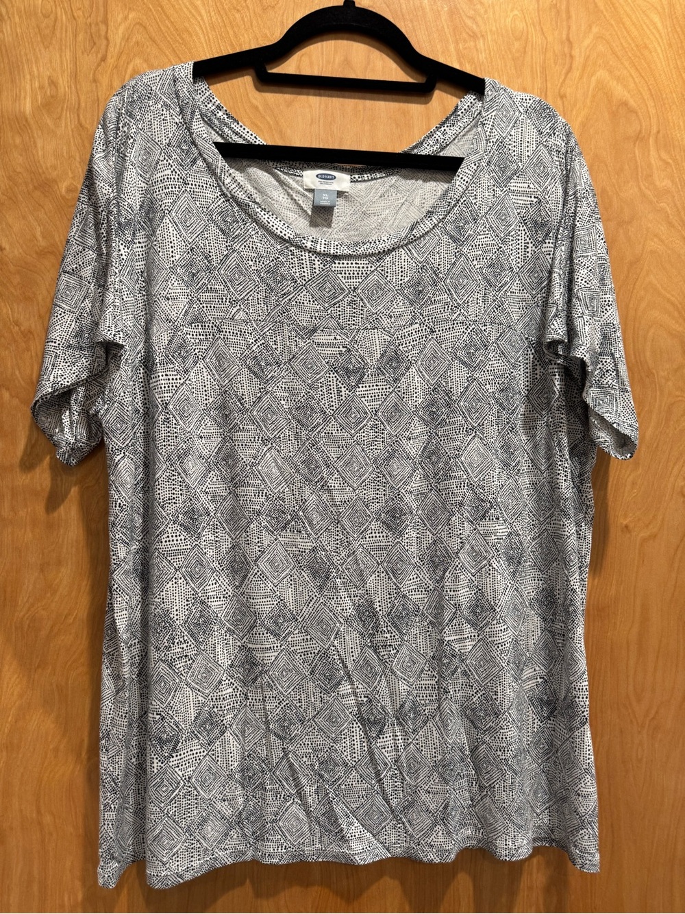 Old Navy Gray Geometric Short Sleeve Women’s Tee